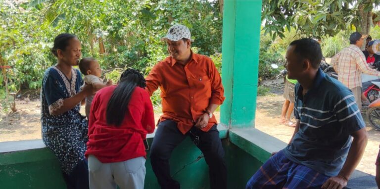 H Askolani SH MH Berikan Bantuan Korban Bencana Alam, Muara Telang